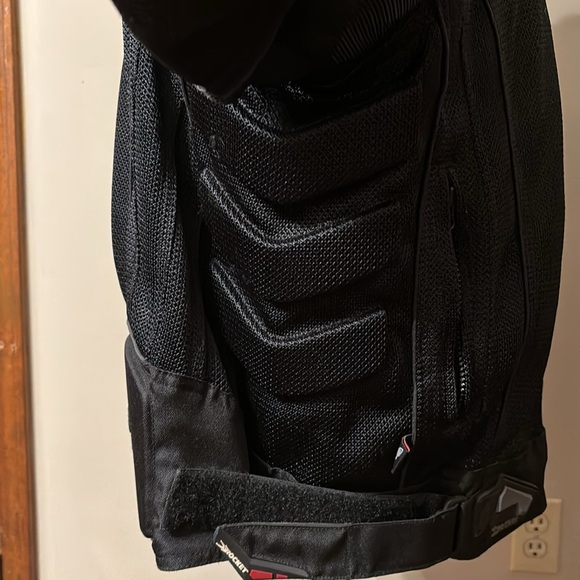 Men’s Joe Rocket Black mesh padded motorcycle jacket - Picture 8 of 16